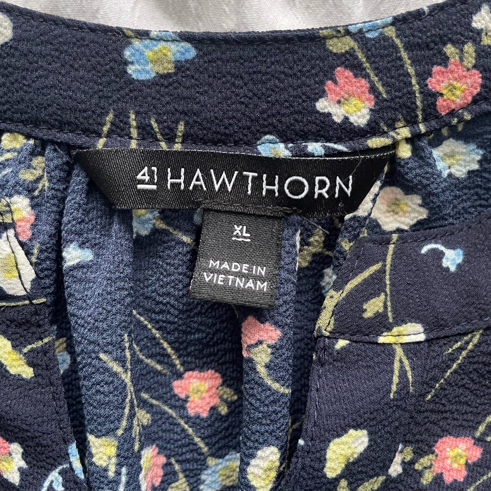 41 Hawthorne Sleeveless Blouse, XL - Picture 3 of 5